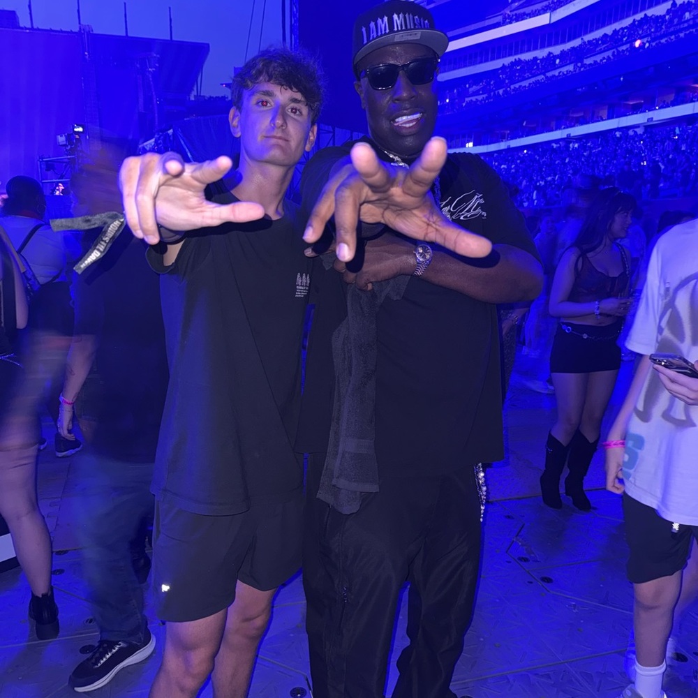 Meet your Posher, Adam